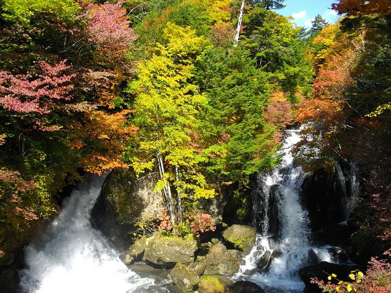 800px-Ryuzu_Falls_01