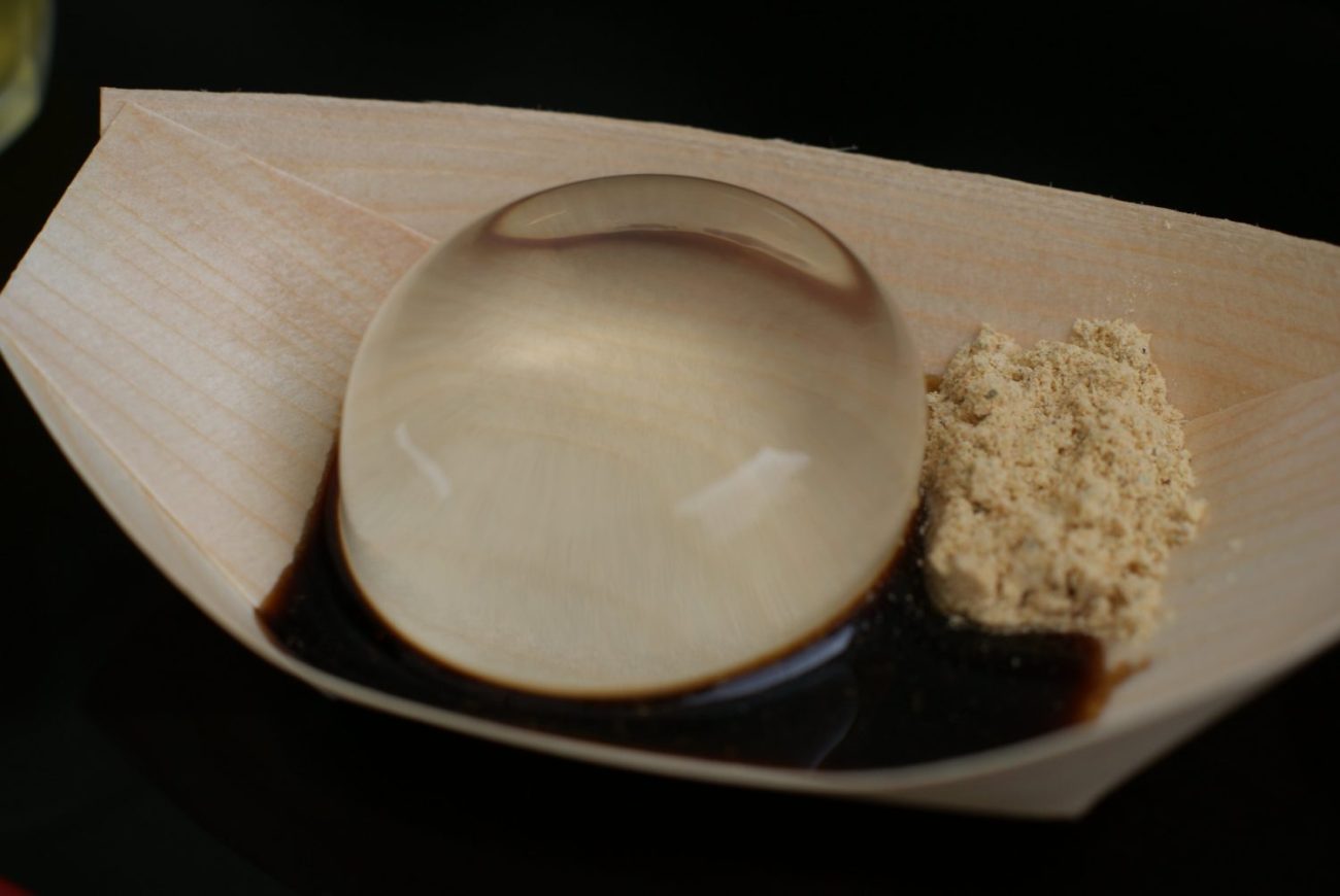 Wattention : Water dessert! Kinseiken's Mizu-shingen Mochi